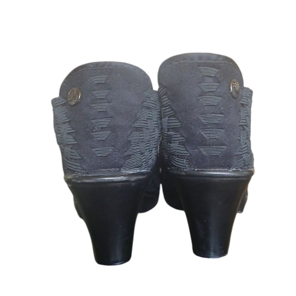 bernie mev Black Woven Textured Heels Women's Black Ankle Booties. Size 8 - Picture 6 of 12